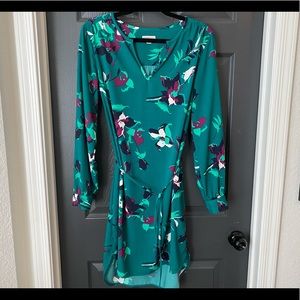 Beautiful Kelly green floral dress with tie